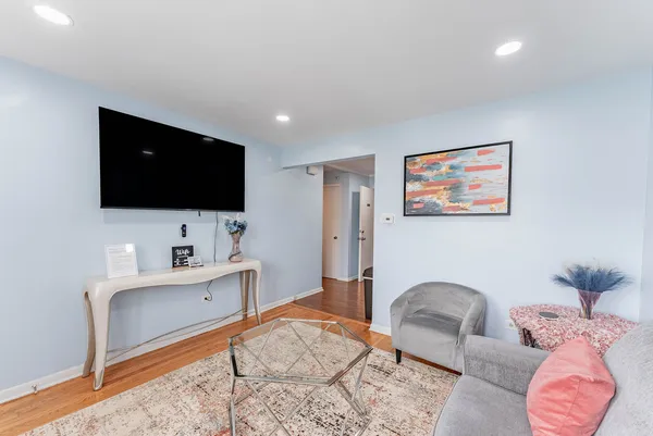 $570,000 | 1811 Kenilworth Avenue, Berwyn, IL 60402