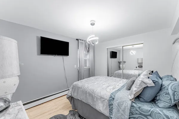 $570,000 | 1811 Kenilworth Avenue, Berwyn, IL 60402