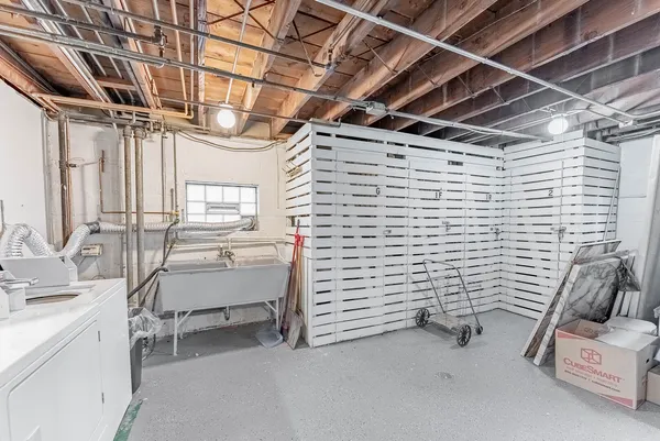 $570,000 | 1811 Kenilworth Avenue, Berwyn, IL 60402