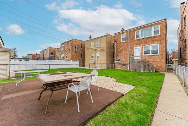$570,000 | 1811 Kenilworth Avenue, Berwyn, IL 60402