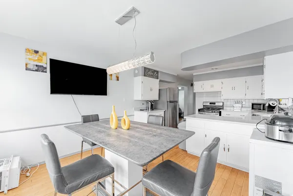 $570,000 | 1811 Kenilworth Avenue, Berwyn, IL 60402