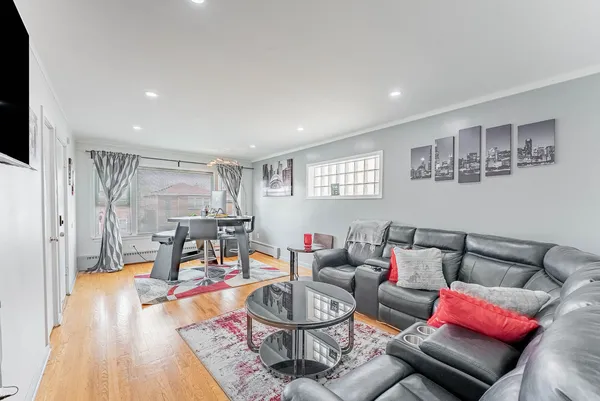 $570,000 | 1811 Kenilworth Avenue, Berwyn, IL 60402