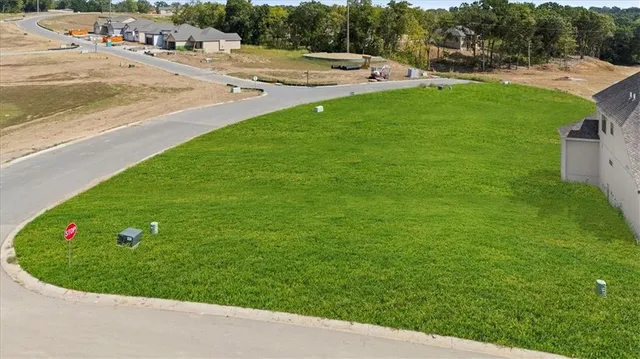 $179,000 | 162 Montebella Drive, Riverside, MO 64150