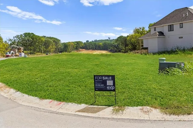 $179,000 | 162 Montebella Drive, Riverside, MO 64150