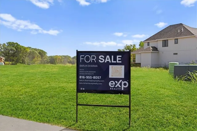 $179,000 | 162 Montebella Drive, Riverside, MO 64150