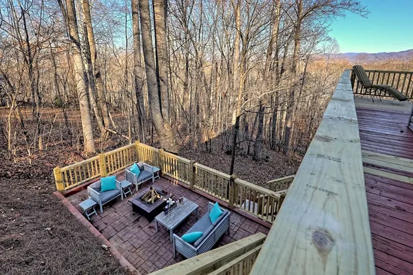 a house view with a outdoor space