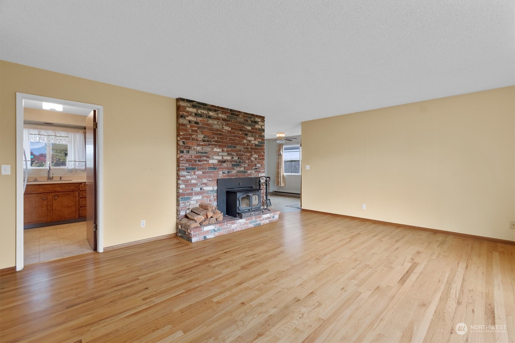 3237 Maple Street Longview, WA 98632 - Photo 8 of 36 Gallery Image 8