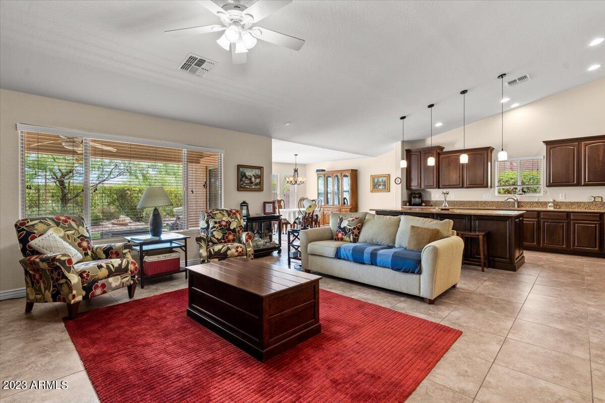 4037 East Hashknife Road Phoenix, AZ 85050 - Photo 6 of 35 06-Living Room