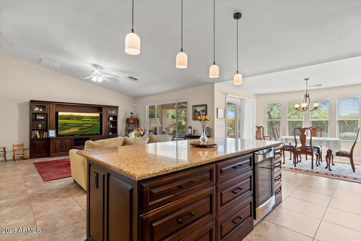 4037 East Hashknife Road Phoenix, AZ 85050 - Photo 9 of 35 09-Kitchen
