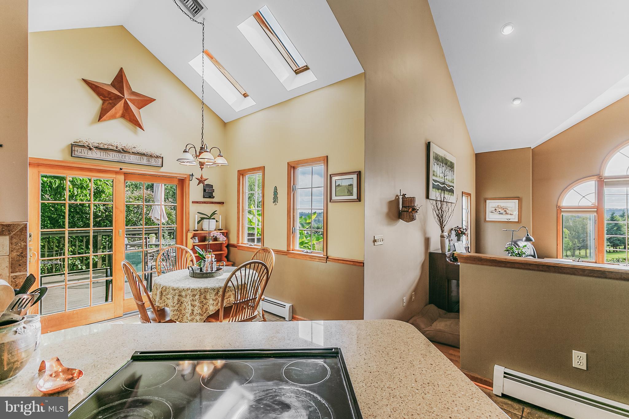 25 Lenape Road Barto, PA 19504 - Photo 15 of 47 Breakfast room