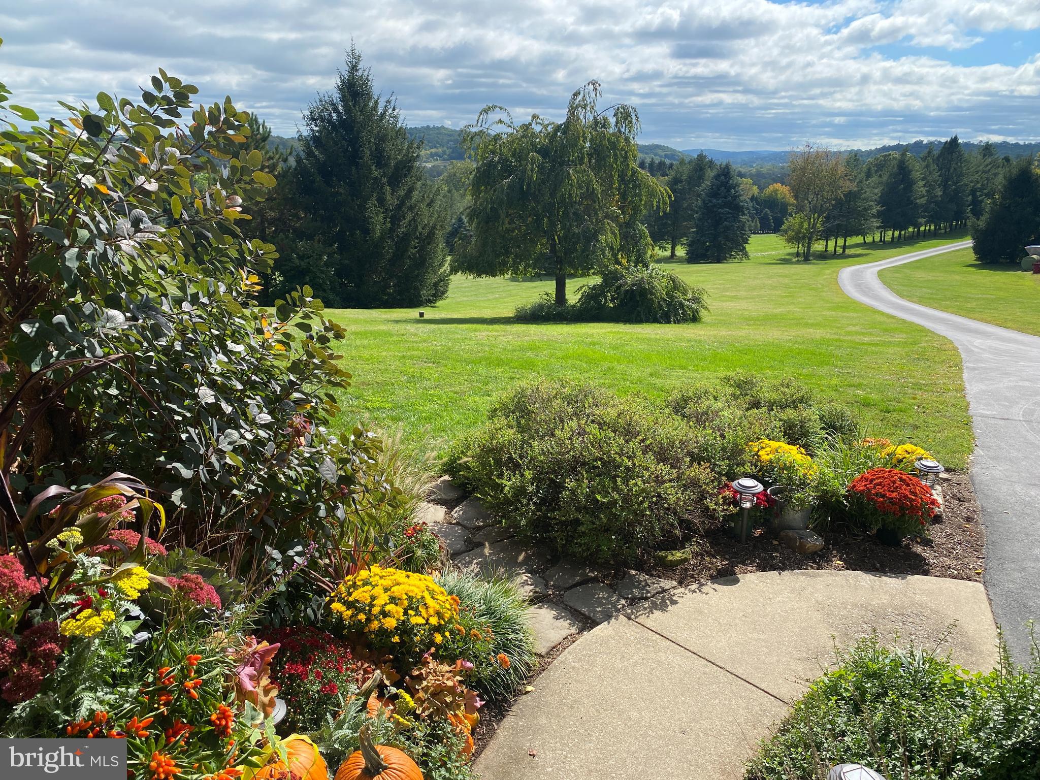 25 Lenape Road Barto, PA 19504 - Photo 6 of 47 Views through the seasons