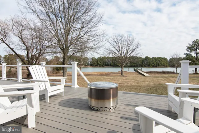 a view of a house with sitting area