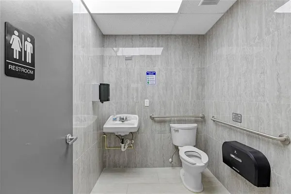 $1,100,000 | 901 North Grove Street, Eustis, FL 32726