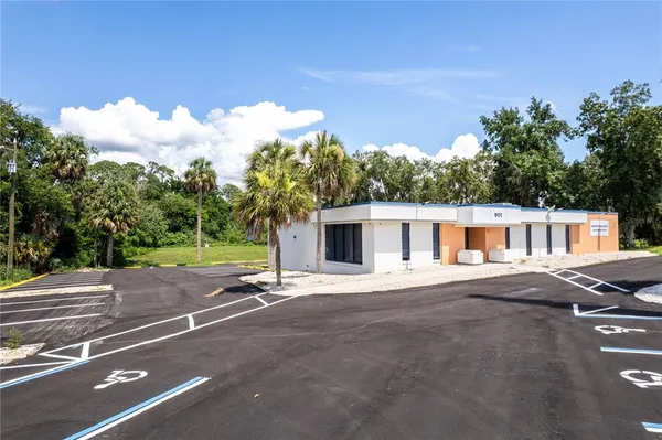 $1,100,000 | 901 North Grove Street, Eustis, FL 32726