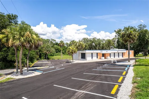 $1,100,000 | 901 North Grove Street, Eustis, FL 32726