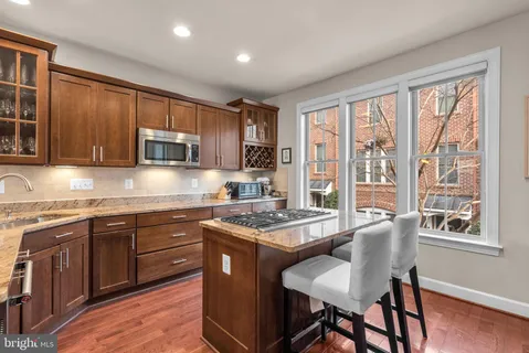 $945,000 | 2503 South Kenmore Court, Arlington, VA 22206