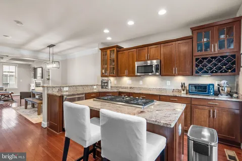 $945,000 | 2503 South Kenmore Court, Arlington, VA 22206
