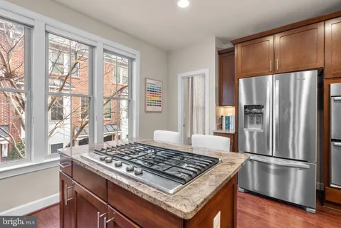 $945,000 | 2503 South Kenmore Court, Arlington, VA 22206