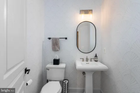 $945,000 | 2503 South Kenmore Court, Arlington, VA 22206