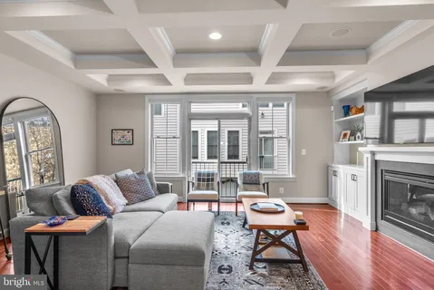 $945,000 | 2503 South Kenmore Court, Arlington, VA 22206