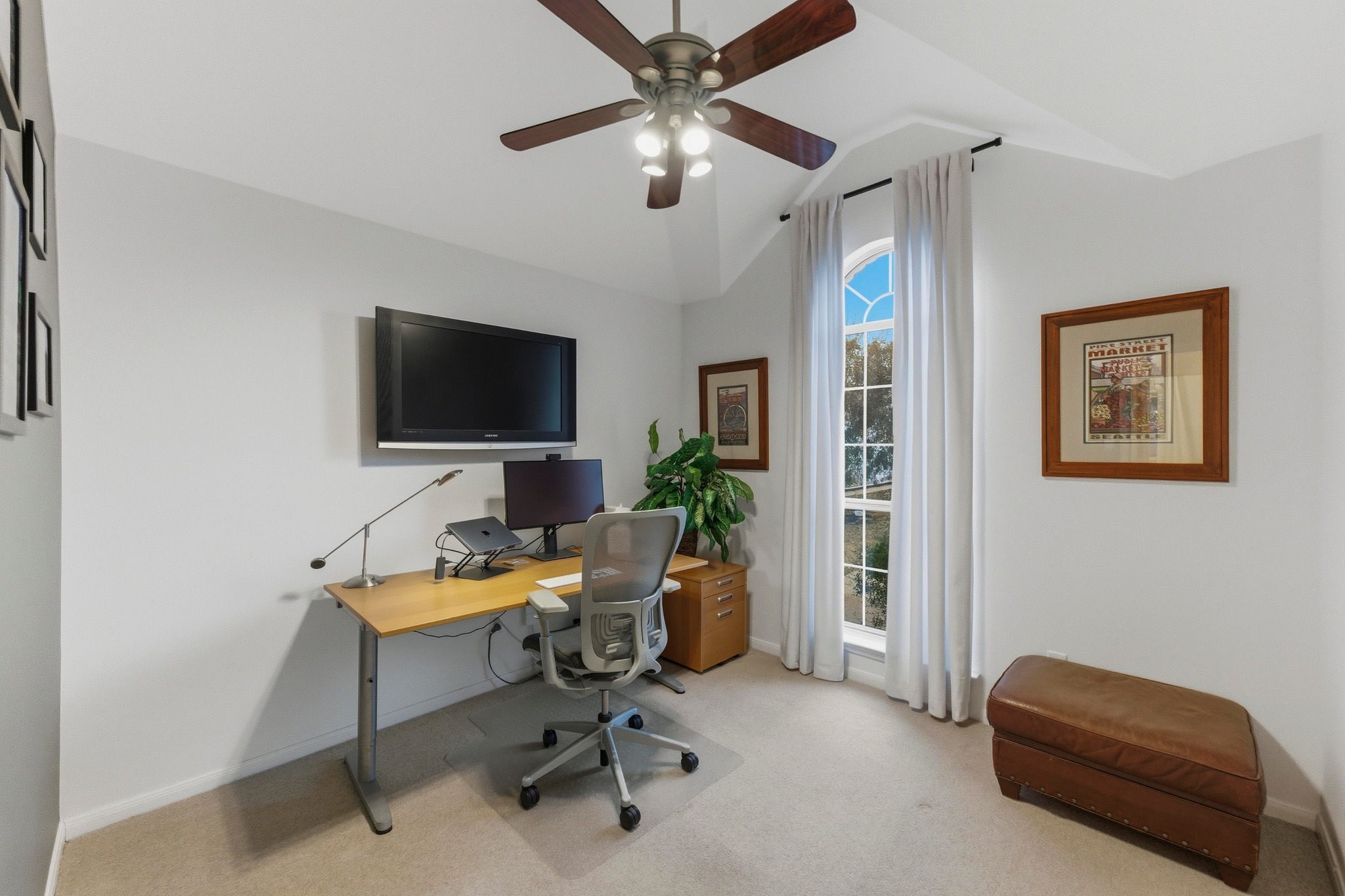 6925 Auckland Drive Austin, TX 78749 - Photo 19 of 29 Bedroom #2: Versatile and well-sized, ideal for guests, a home office, or creative space.