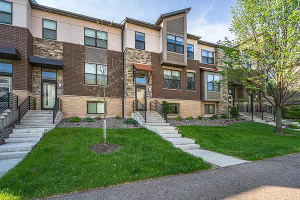 $419,900 | 4015 River Valley Way, Eagan, MN 55122