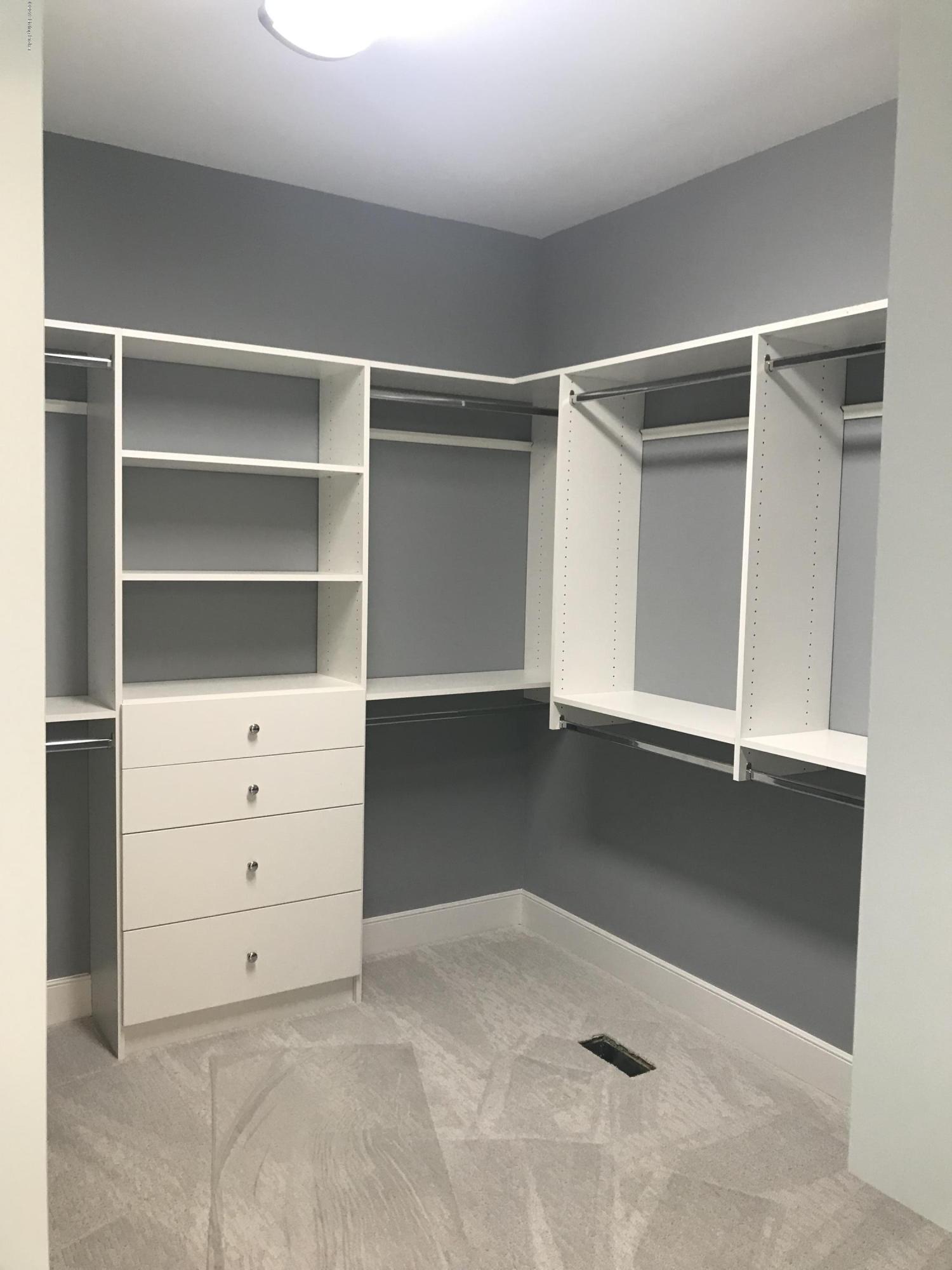 9702 Gutenberg Road Louisville, KY 40299 - Photo 29 of 33 Master Closet