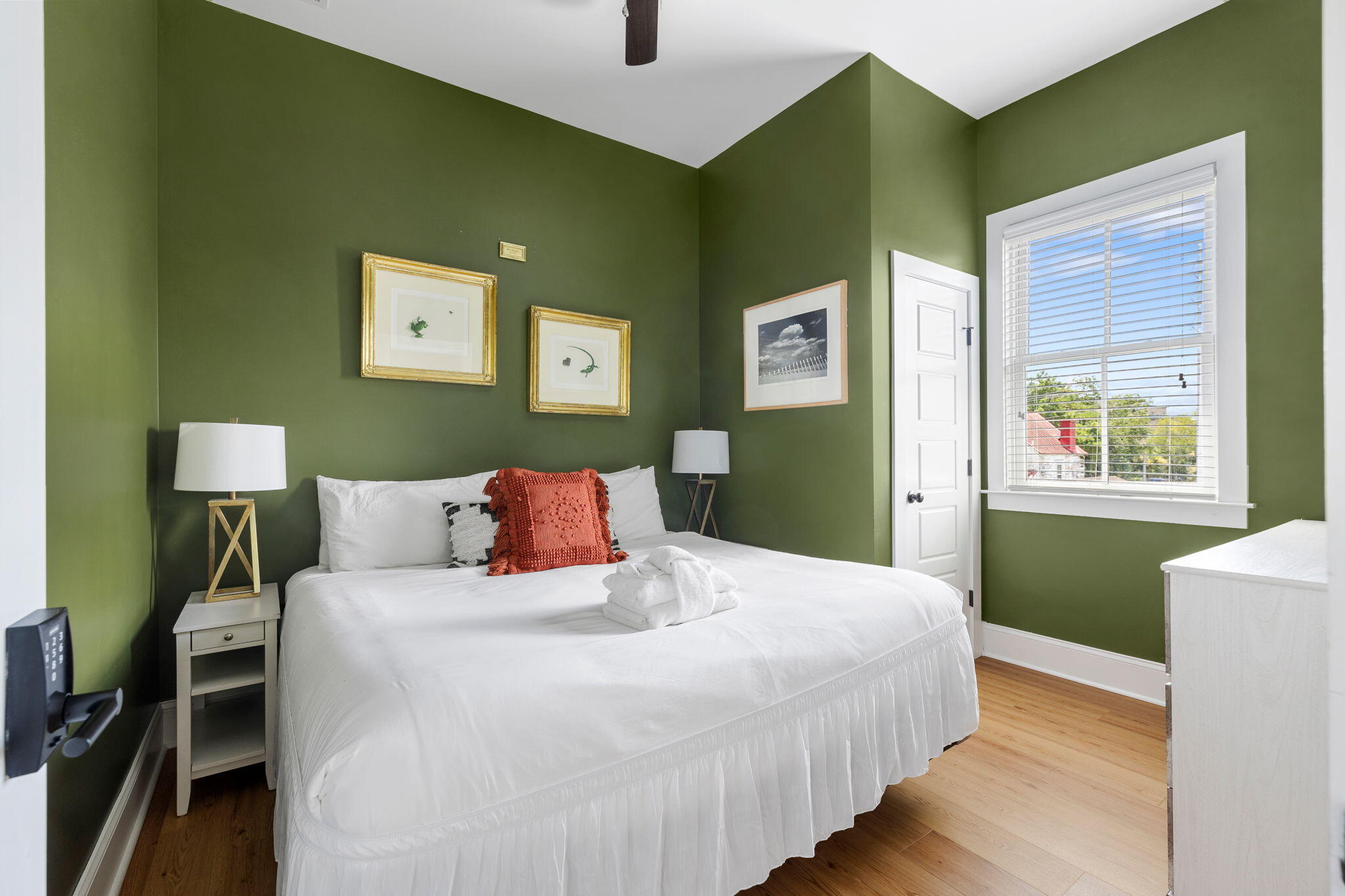 162 Spring Street, Unit E Charleston, SC 29403 - Photo 17 of 26