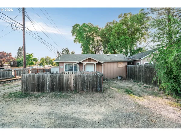 $150,000 | 2360 Redwood Avenue, Grants Pass, OR 97527