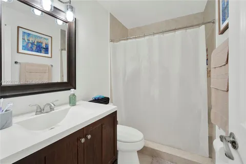 $525,000 | 4260 Southwest 68th Court, Miami, FL 33155