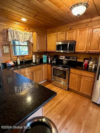 $40,000 | 3210 Lake Shore Drive, Unit 27 INTERVAL 4, Lake George, NY 12845
