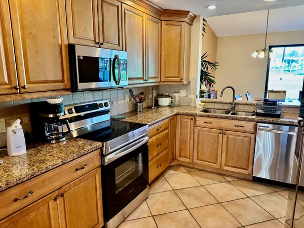 $7,500 | 505 Prestwick Circle, Palm Beach Gardens, FL 33418