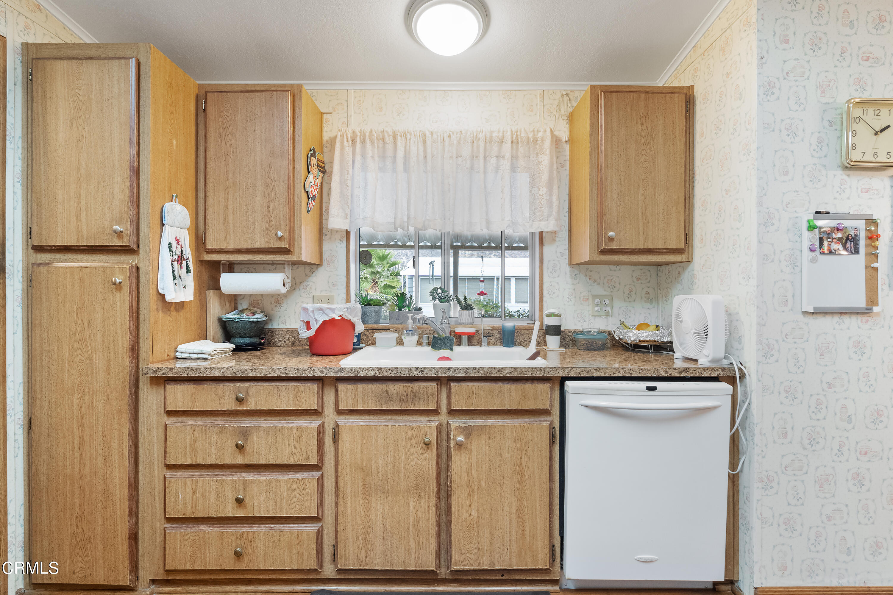 250 East Telegraph Road, Unit 214 Fillmore, CA 93015 - Photo 20 of 32 kitchen sink