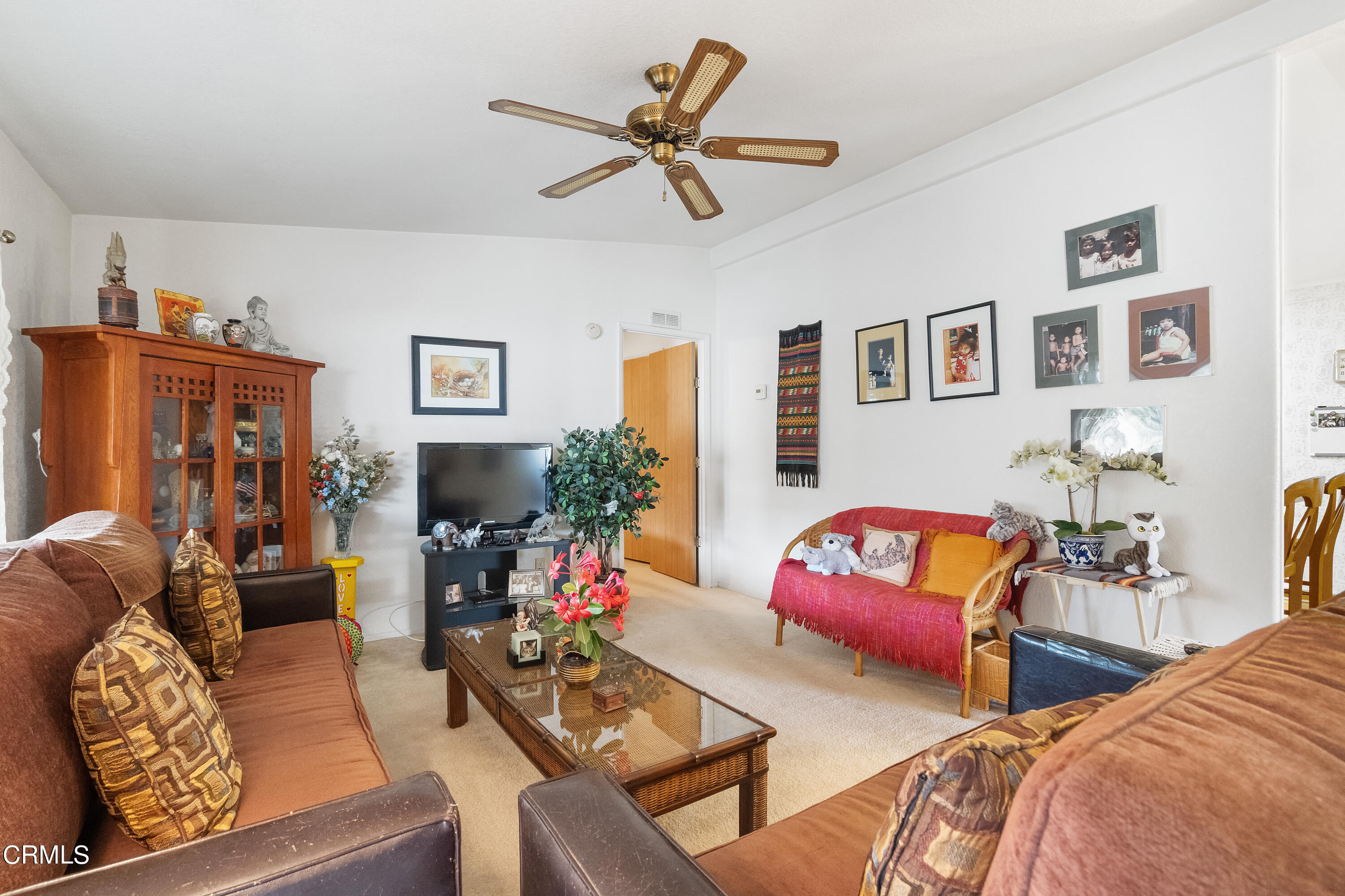 250 East Telegraph Road, Unit 214 Fillmore, CA 93015 - Photo 10 of 32 living room A