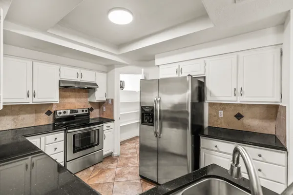$1,900 | 10788 Briar Forest Drive, Unit 5/19, Houston, TX 77042