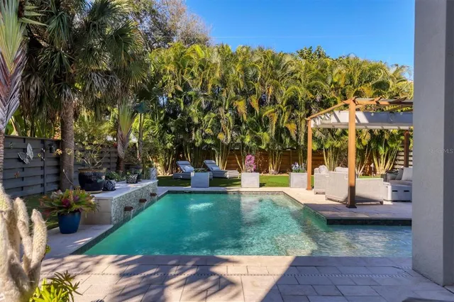 $1,320,000 | 2323 Pine Terrace, Sarasota, FL 34231