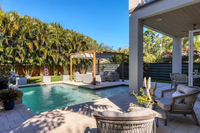 $1,320,000 | 2323 Pine Terrace, Sarasota, FL 34231
