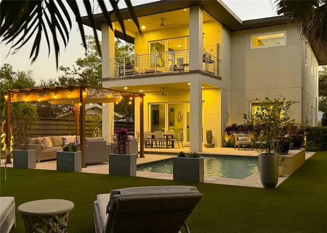 $1,320,000 | 2323 Pine Terrace, Sarasota, FL 34231