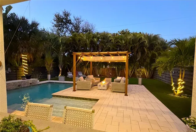 $1,320,000 | 2323 Pine Terrace, Sarasota, FL 34231