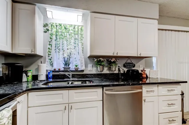 $230,000 | 39748 Meadowood Loop, Zephyrhills, FL 33542