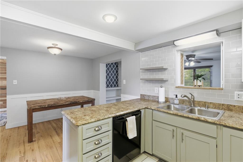 1801 McCully Road Pittsburgh, PA 15234 - Photo 10 of 44 Gallery Image 10