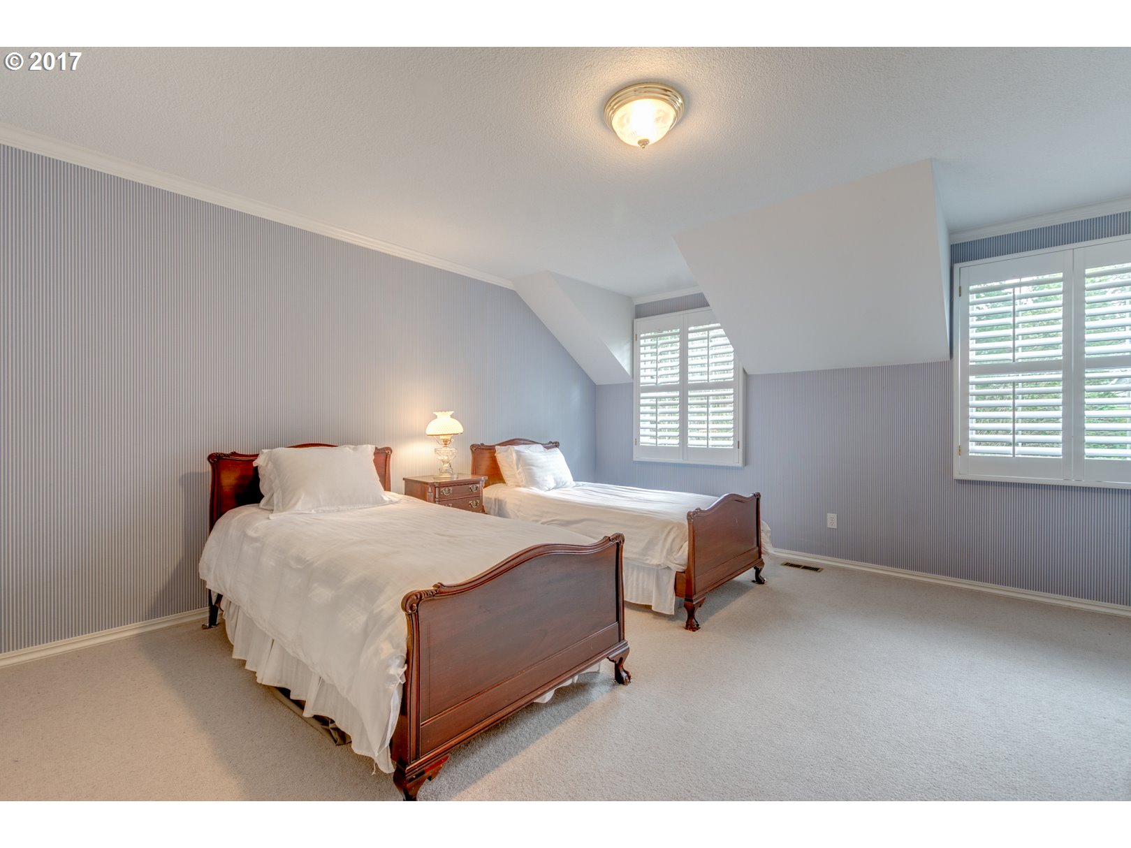888 Fairway Road Lake Oswego, OR 97034 - Photo 18 of 32 Bedroom
