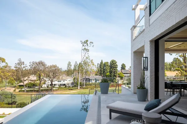 $18,250,000 | 8 Cherry Hills Lane, Newport Beach, CA 92660