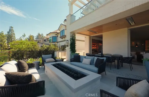 $18,250,000 | 8 Cherry Hills Lane, Newport Beach, CA 92660