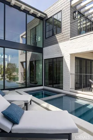 $18,250,000 | 8 Cherry Hills Lane, Newport Beach, CA 92660