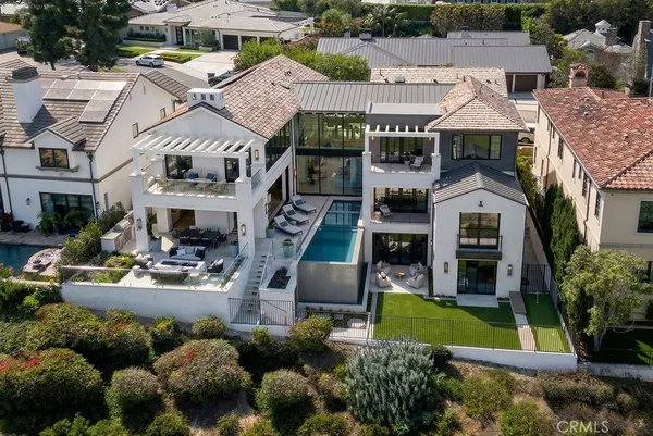 $18,250,000 | 8 Cherry Hills Lane, Newport Beach, CA 92660