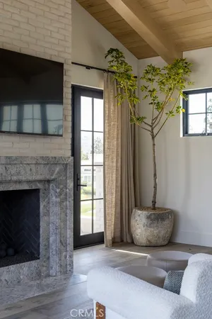 $18,250,000 | 8 Cherry Hills Lane, Newport Beach, CA 92660