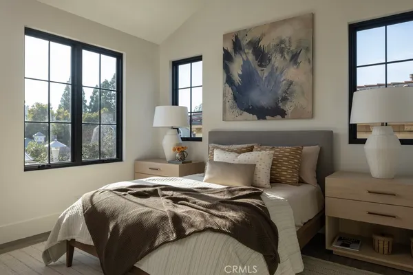 $18,250,000 | 8 Cherry Hills Lane, Newport Beach, CA 92660