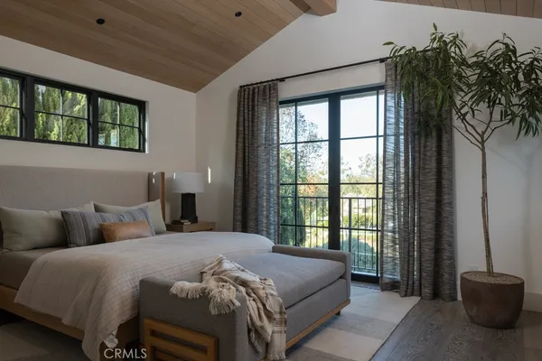 $18,250,000 | 8 Cherry Hills Lane, Newport Beach, CA 92660