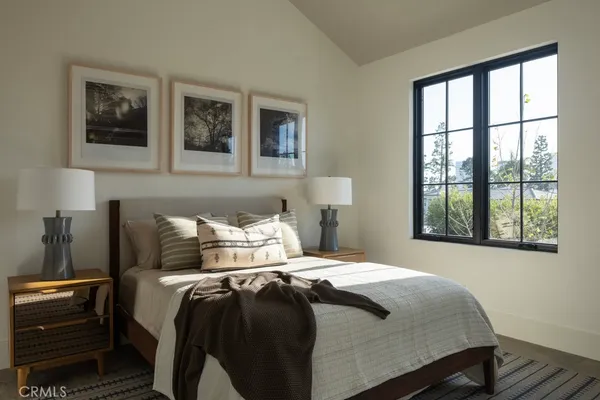 $18,250,000 | 8 Cherry Hills Lane, Newport Beach, CA 92660